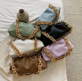 Bolsa de Ombro em Couro e Alça de Corrente - Chic Chain